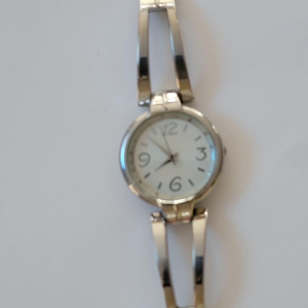 Womens Watch White Dial Silver Case Stainless Steel Bangle Bracelet Quartz